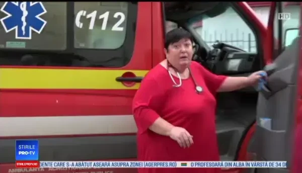 Un bărbat a supraviețuit după o cădere de la 10m. Medicii cred că voia să se sinucidă