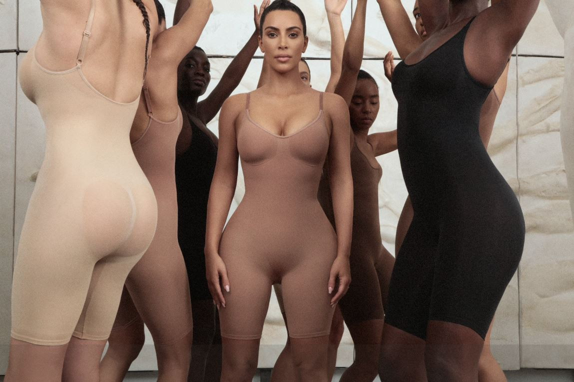 Kim Kardashian a revoltat toată Japonia cu noua sa lenjerie intimă