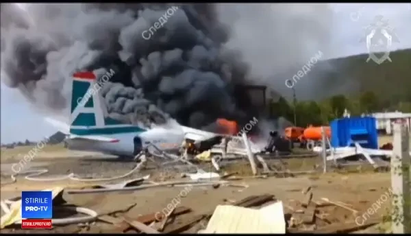 VIDEO. Un pasager a filmat avionul care a ratat aterizarea și a lovit o clădire