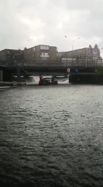 8 județe, sub cod galben de inundații. Când expiră avertizarea