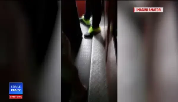 Trafic feroviar oprit temporar în vestul ţării. Opt trenuri de călători sunt afectate