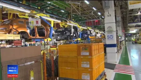 Iohannis și Dăncilă, la Renault. Președintele a atacat Guvernul, Dăncilă a plantat un pom