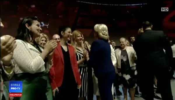 Dăncilă, noul președinte al PSD. Lăsați să voteze liber prima dată, membrii partidului au fost debusolați