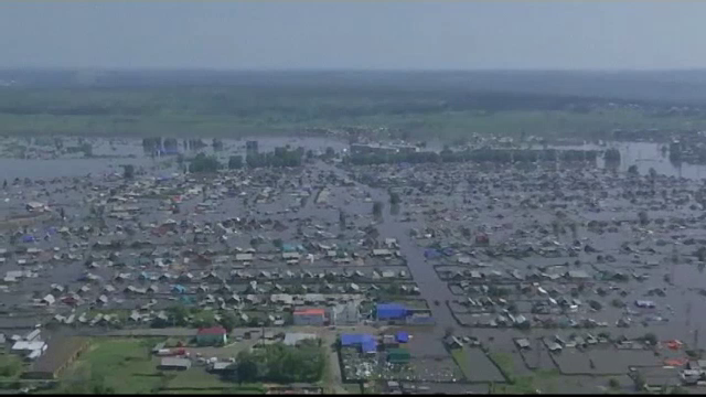 Siberia, lovită de un adevărat potop. Zeci de localităţi sunt sub ape