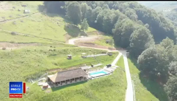 Piscine cu priveliște spectaculoasă. „Am putea să comparăm locul acesta cu Austria”