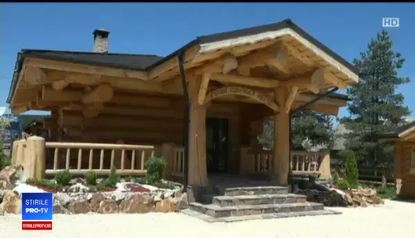 Casele bucovinene din lemn, comandate în toată Europa. Costă doar 20.000 de euro