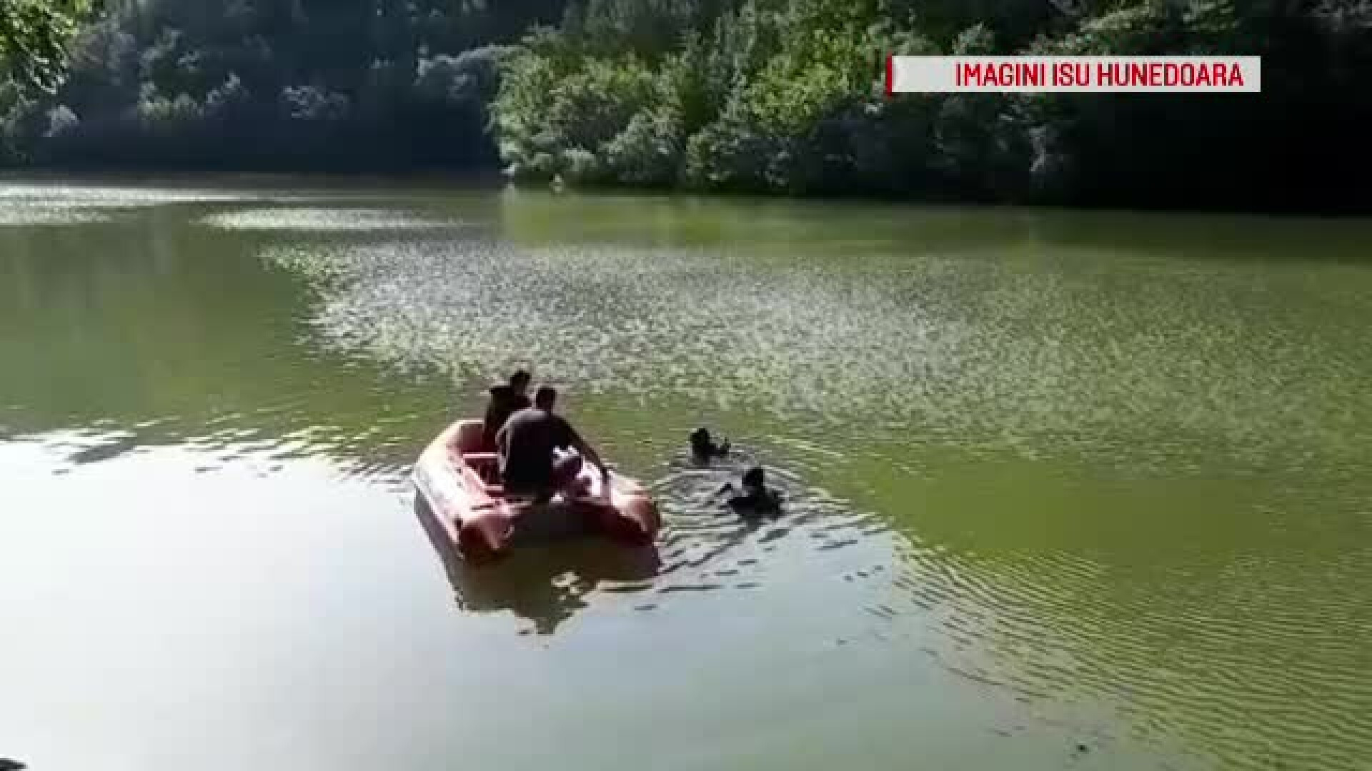 Tragedie. Un tânăr a fost înghiţit de apele unui lac în care a intrat să se răcorească