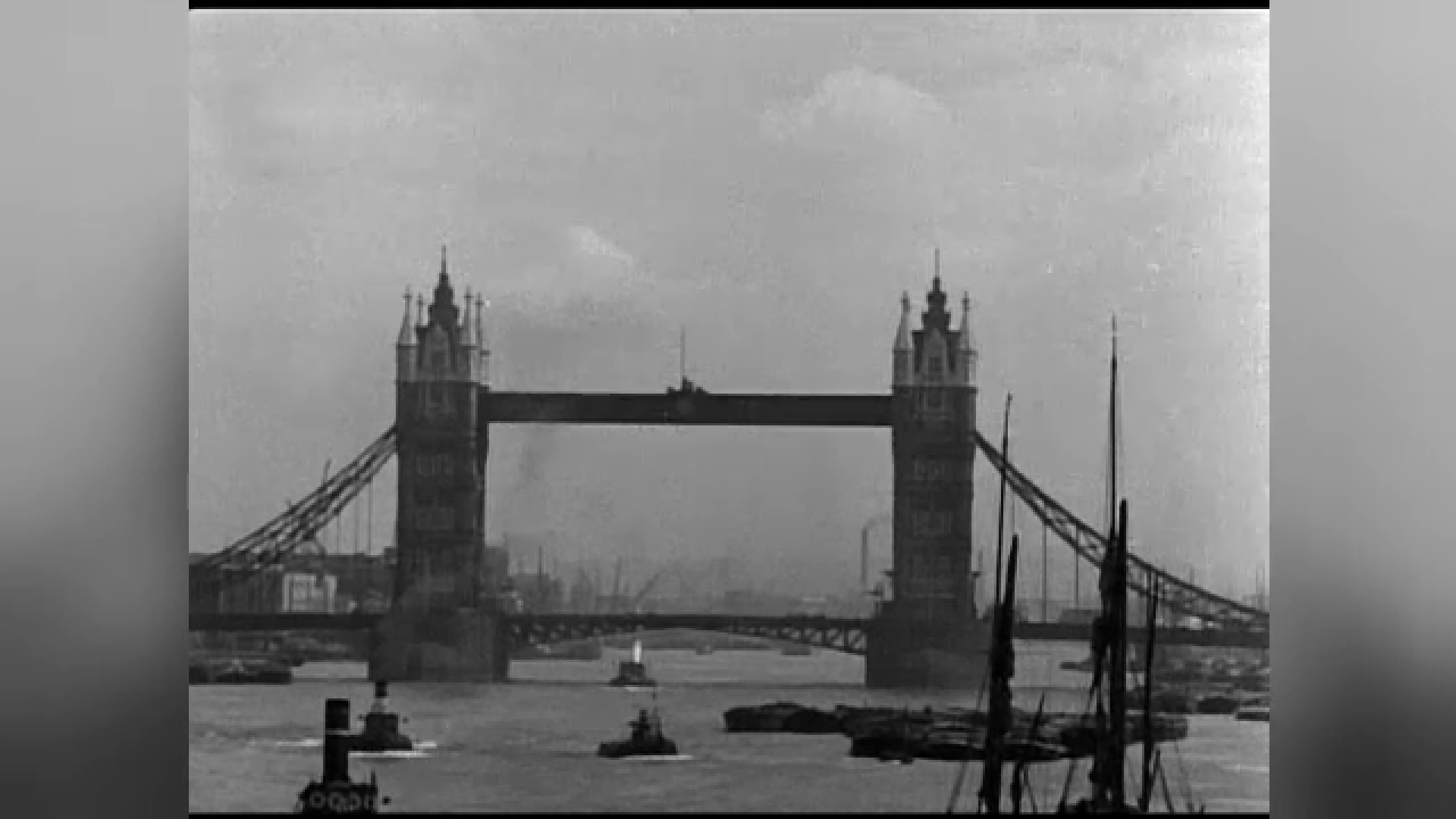 Construcția vitală pentru traficul din Londra. În 1894, au găsit soluția pentru transport