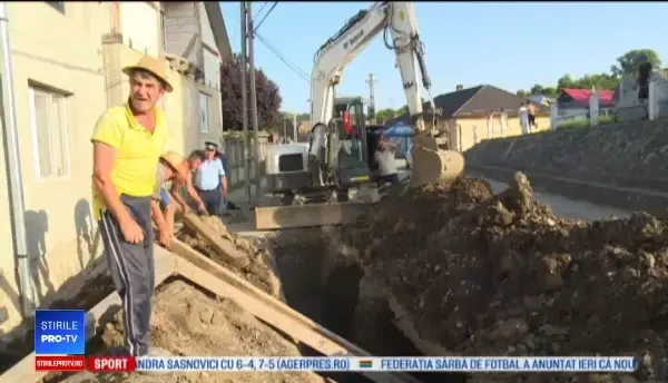 Un tânăr din Vaslui a murit îngropat de viu, când lucra la canalizare. "Era acoperit tot"