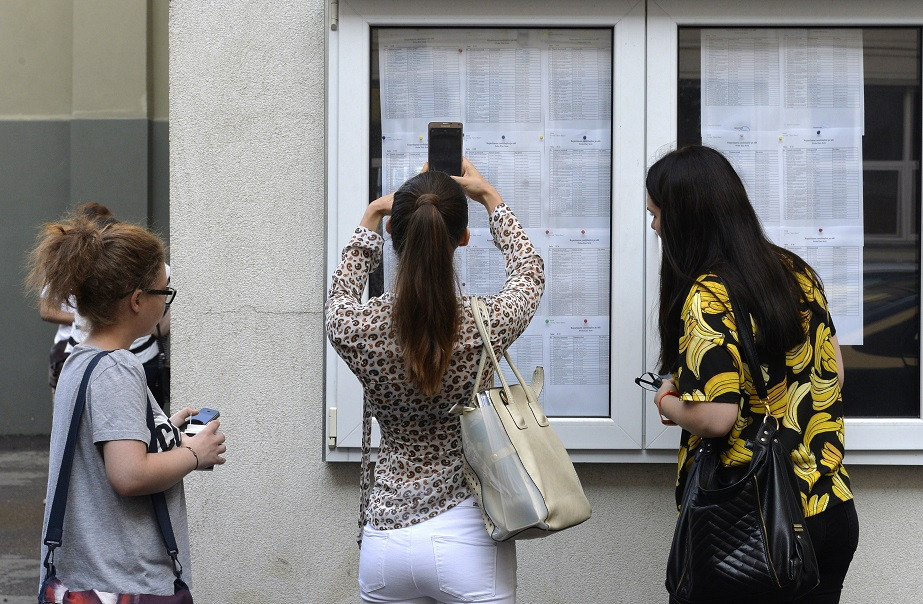 Liceul din Râmnicu Vâlcea unde toţi elevii au picat la BAC. Doar 24 au absolvit