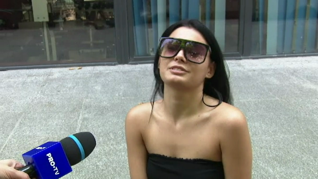 Eleva „fumătoare profesionistă” a ieşit de la Bac la alt liceu. „La ce am dat?”