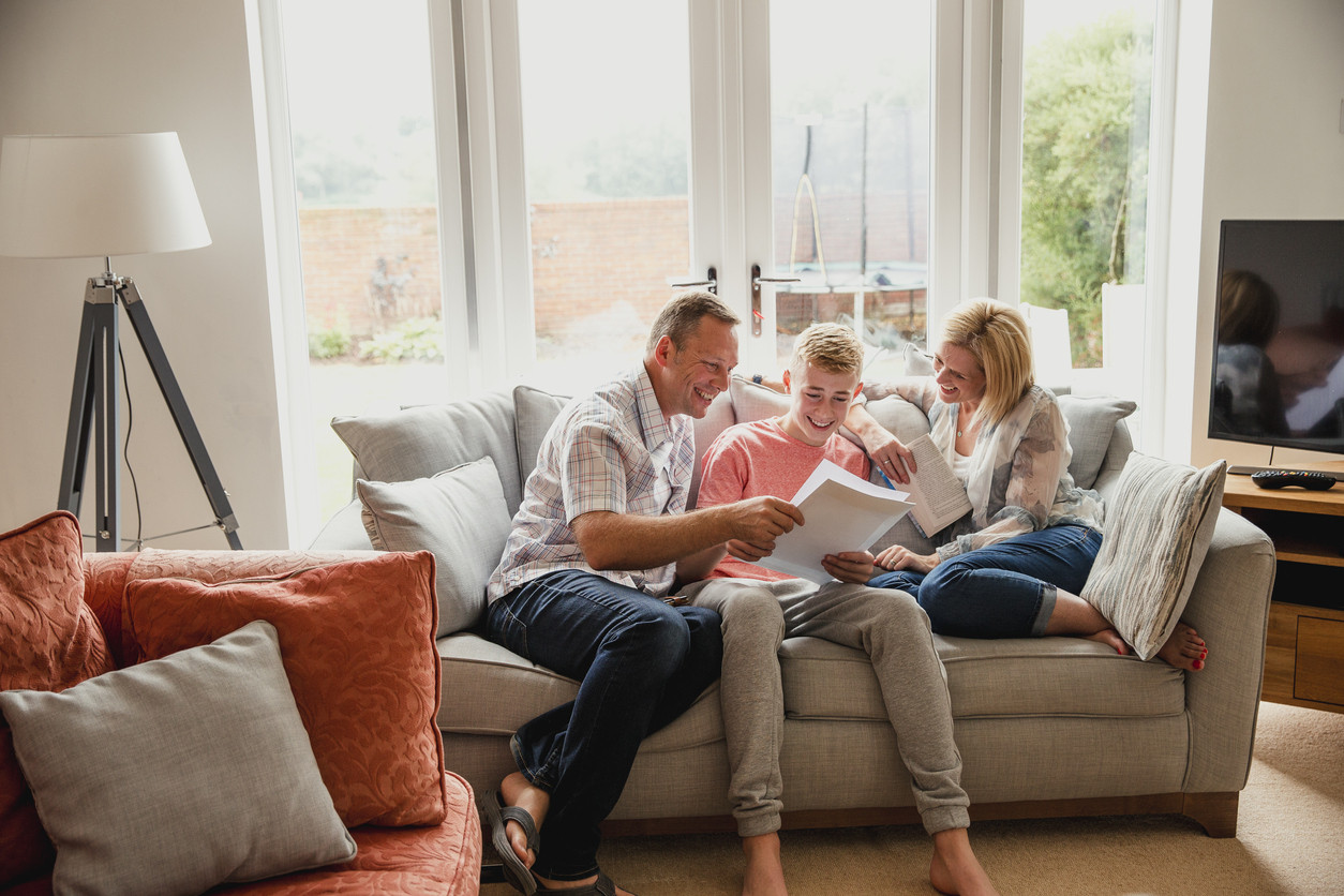 Senat: Proiect privind acordarea de zile libere părinţilor la închiderea şcolilor