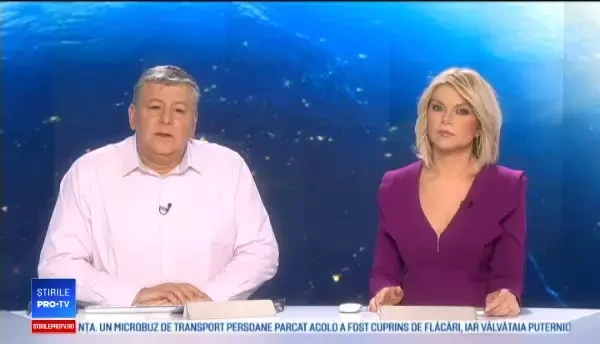 Incendiu violent în parcarea unei secții de poliție. 8 mașini, cuprinse de flăcări