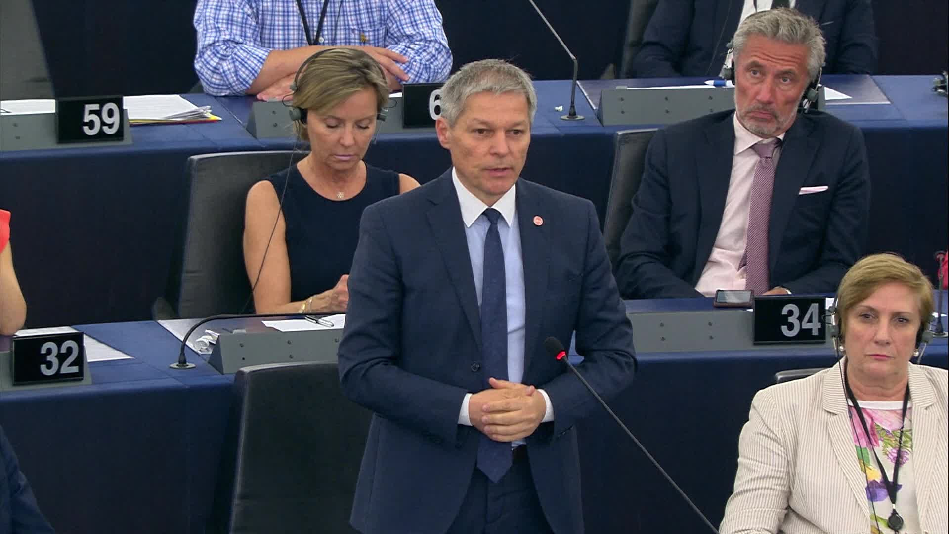 Discursul lui Dacian Cioloș în Parlamentul European a provocat hohote de râs. VIDEO