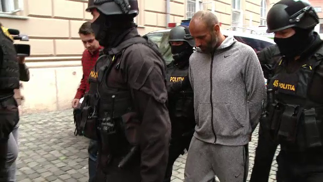 Dialog halucinant între criminalul din Făget și poliție. ”A jucat 6000 de € la păcănele”