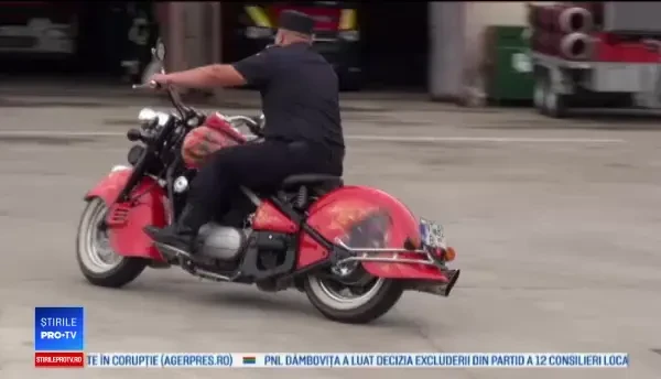 Motivul pentru care o motocicletă a devenit simbolul pompierilor din Neamț