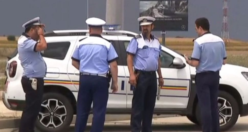 Sindicat: Polițiștilor li s-a interzis să mai folosească telefoanele la serviciu