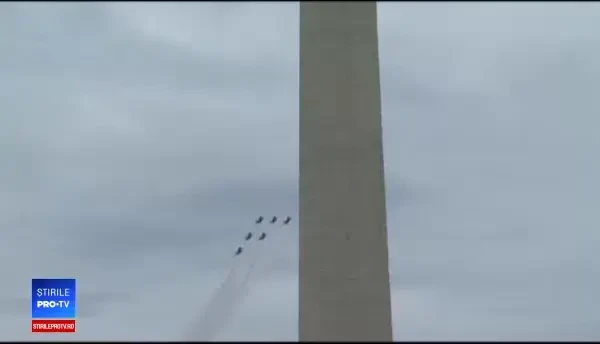 Proteste în timpul paradei de Ziua Independenței, în SUA. Un steag a fost incendiat