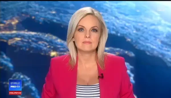 VIDEO cu momentul în care rafalele unei tornade răstoarnă o mașină parcată