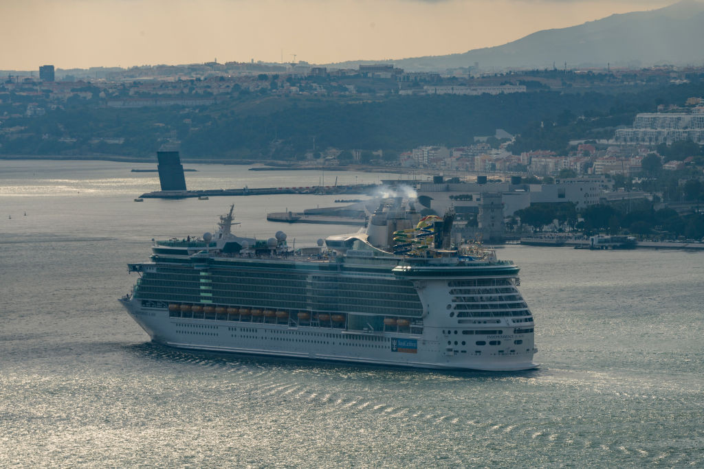 Tragedie pe un vas de croazieră. Un bebeluș a murit după ce a alunecat din brațele bunicii