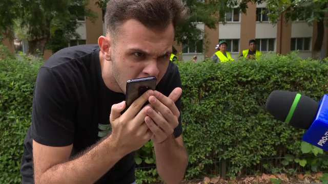 Momentul în care un elev află notele la BAC. ”L-am luat, mamăăă! Mă duc să mă îmbăt!”