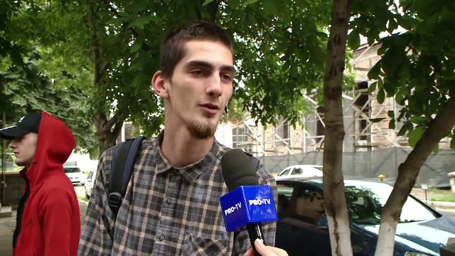 Concluzia unui elev care a picat BAC-ul: ”Mă duc în Spania la cules căpșuni!” Reacția părinților