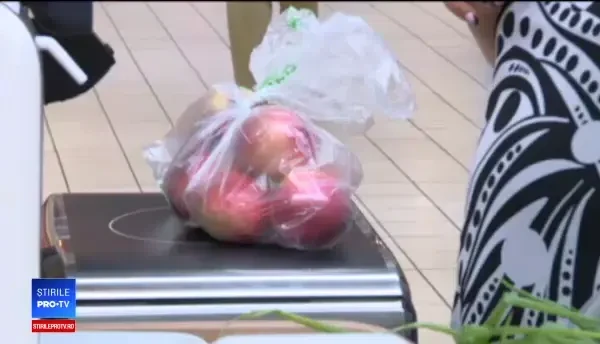 Taxă pe TOATE pungile, anunţată de Guvern. Casoletele ar putea fi interzise