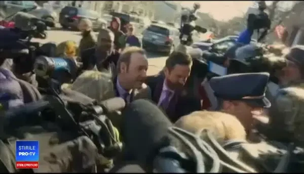 Kevin Spacey scapă de acuzaţiile de hărţuire, dar e anchetat în continuare în SUA şi UK