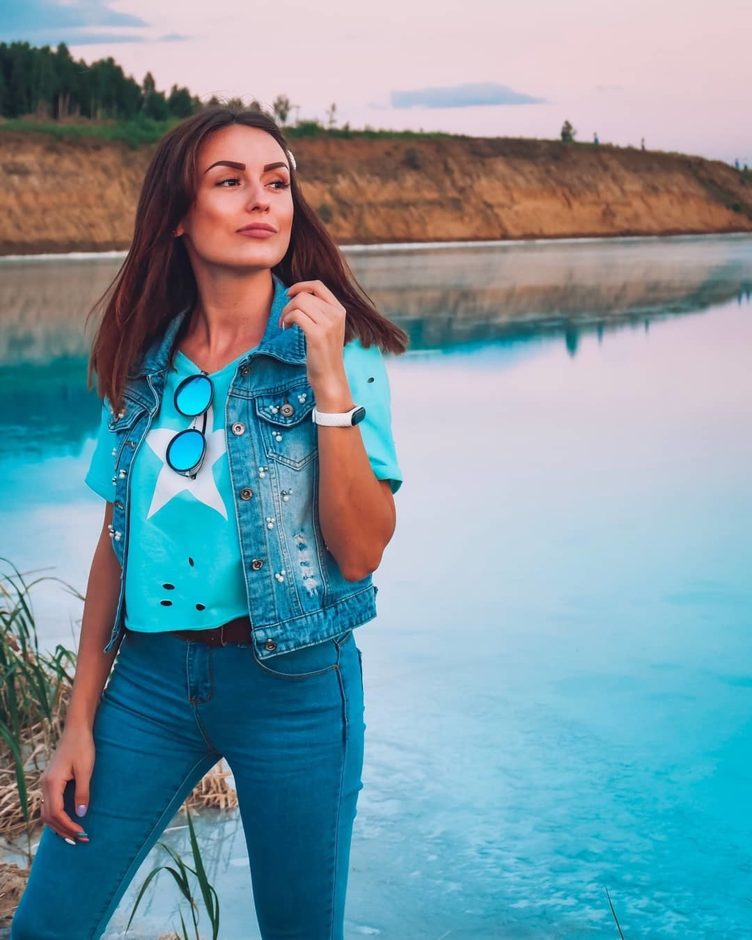 Secretul sumbru al "celui mai frumos lac" din Rusia. Ce riscă cei care înoată în el. FOTO