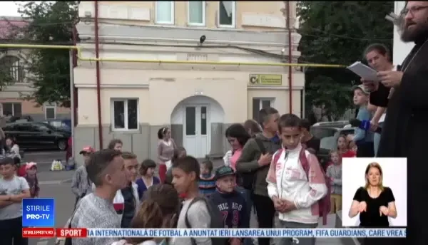 200 de copii din Iași au plecat pentru prima dată într-o excursie la mare