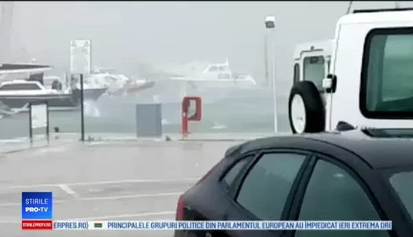 Imagini apocaliptice în Italia: grindină cât portocala, zeci de răniți, mașini distruse