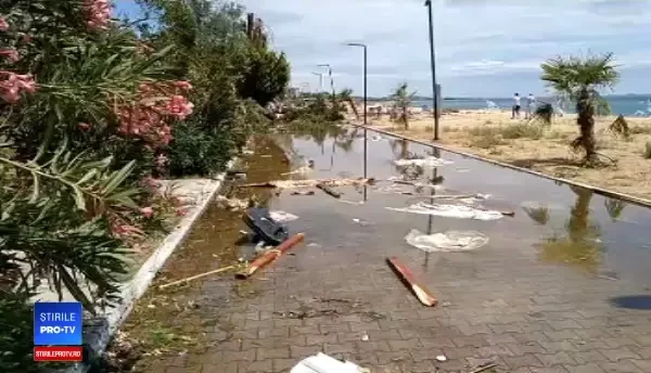 VIDEO de la locul devastat de furtuna din Grecia, unde au murit o româncă și un copil
