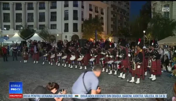 A început Festivalul Internațional de Teatru în Stradă București. Cel mai urmărit moment