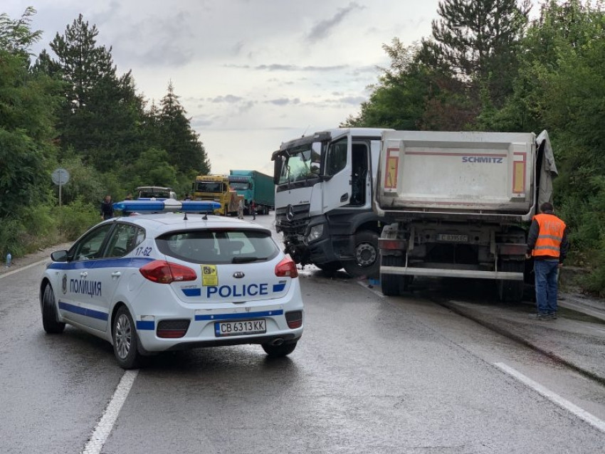 Tragedie românească în Bulgaria: 2 oameni au murit, copil de 8 ani în comă, după un accident