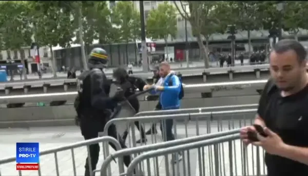 Lupte între forţele de ordine şi "vestele galbene" în Paris, după parada de 14 Iulie