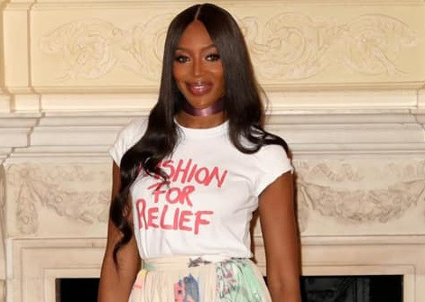 Cu mască și mănuși în avion. Motivul pentru care un model nu zboară niciodată fără acestea