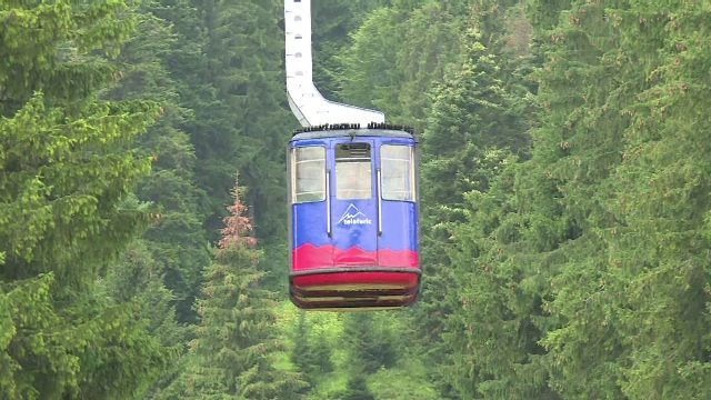 Stațiunea montană sufocată de mizerie. Turiștii, așteptați &icirc;n focare de infecții