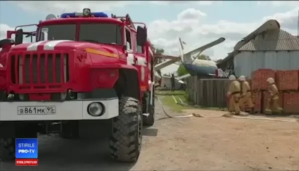 S-au trezit cu un avion în casă, în timp ce luau prânzul. Cine era pilotul