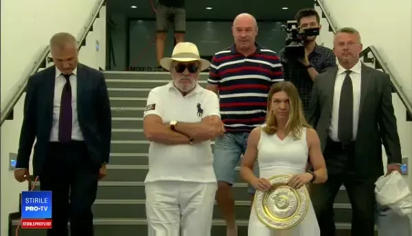Momentul în care Simona Halep a intrat pe Arena Națională cu trofeul Wimbledon