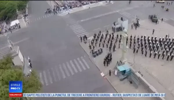 Tânărul care a zburat în picioare cu o puşcă în mână. Cum stătea la zeci de metri înălțime