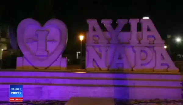 12 tineri acuzați că au violat o turistă de 19 ani în camera ei de hotel. Mărturia victimei