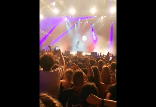 Reacția publicului după ce Tommy Cash a pus manele la Electric Castle. VIDEO