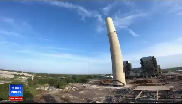 Momentul în care o centrală termică este aruncată în aer