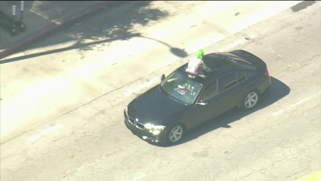 Urmărire bizară în California. Ce le-a făcut un şofer poliţiştilor care îl urmăreau