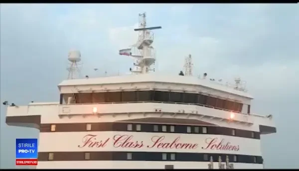 Primele imagini VIDEO cu petrolierul capturat de Iran. Pe navă flutură steagul iranian