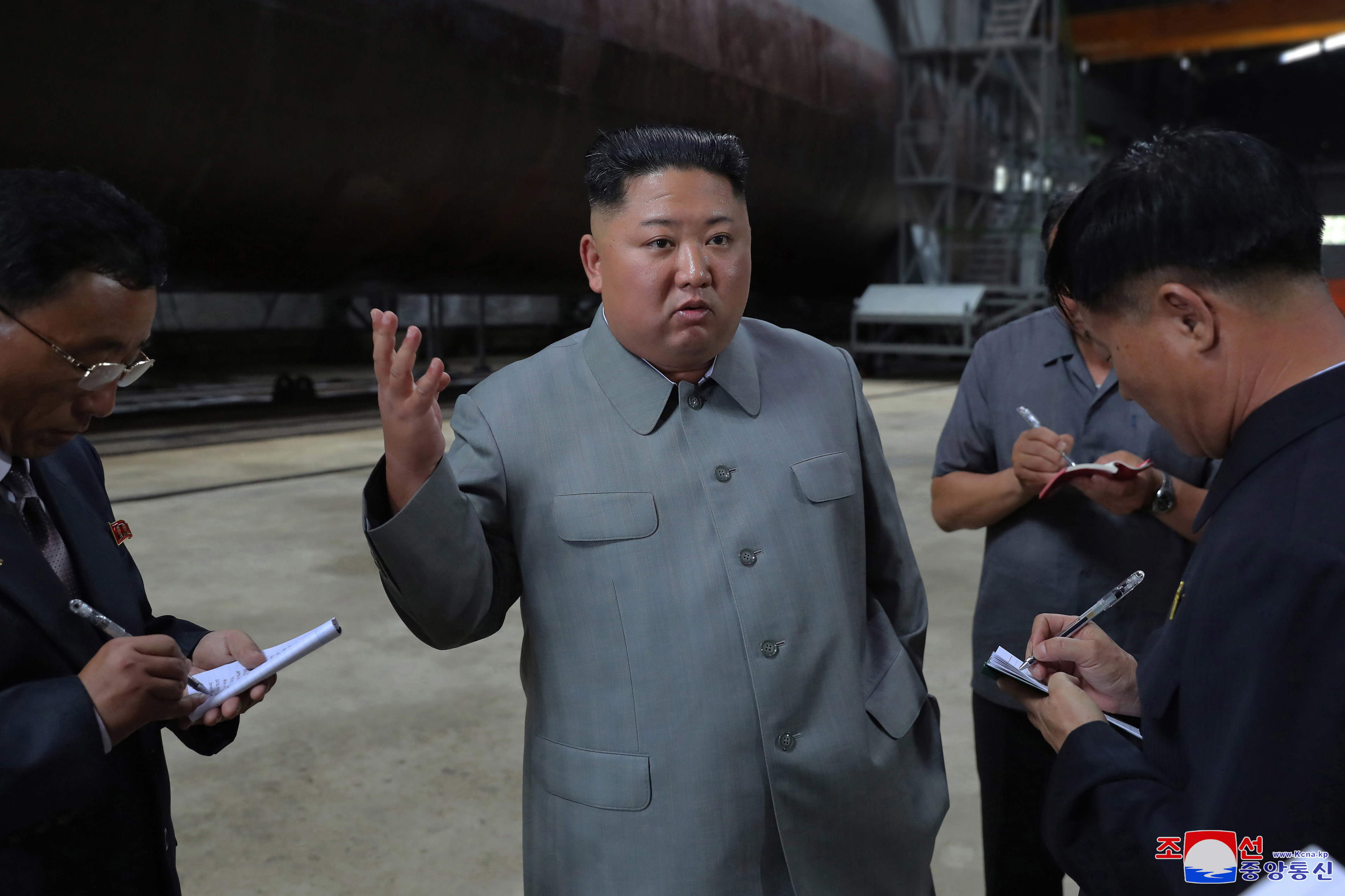 Liderul de la Phenian, Kim Jong-un, a inspectat un nou submarin nord-coreean. FOTO