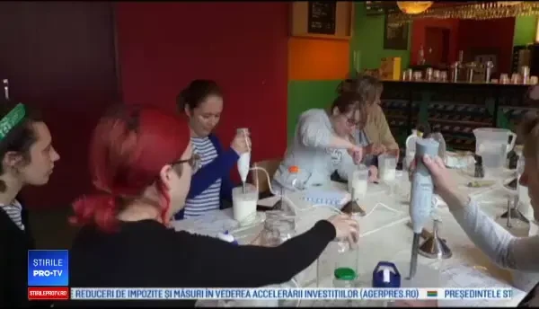 Cum preparăm detergentul lichid de vase acasă şi din ingrediente care nu irită mâinile