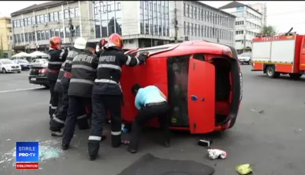 Accident grav în Baia Mare, provocat de un șofer care a trecut pe ”roșu”