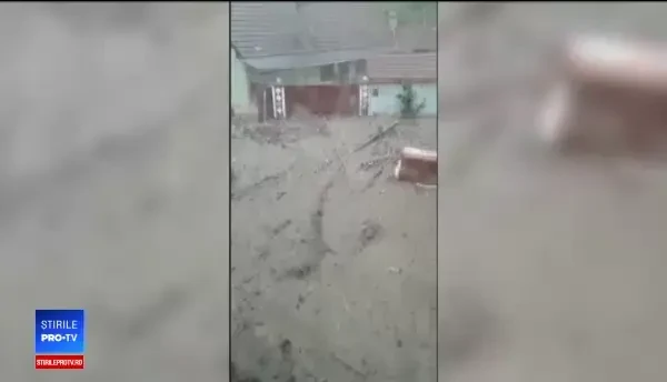 Bilanțul ploilor torențiale. Oamenii care nu au curățat podețele au plătit scump