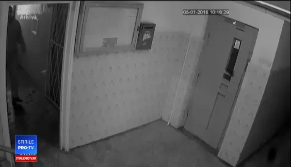 Reacția angajaților care trebuie să demonstreze de 2 ori pe an că nu sunt agresori sexuali